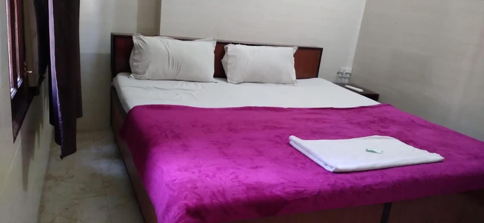 Raja Guest House -- Jalandhar Railway Station -- For Family, Couples, Travellers Екстериор снимка