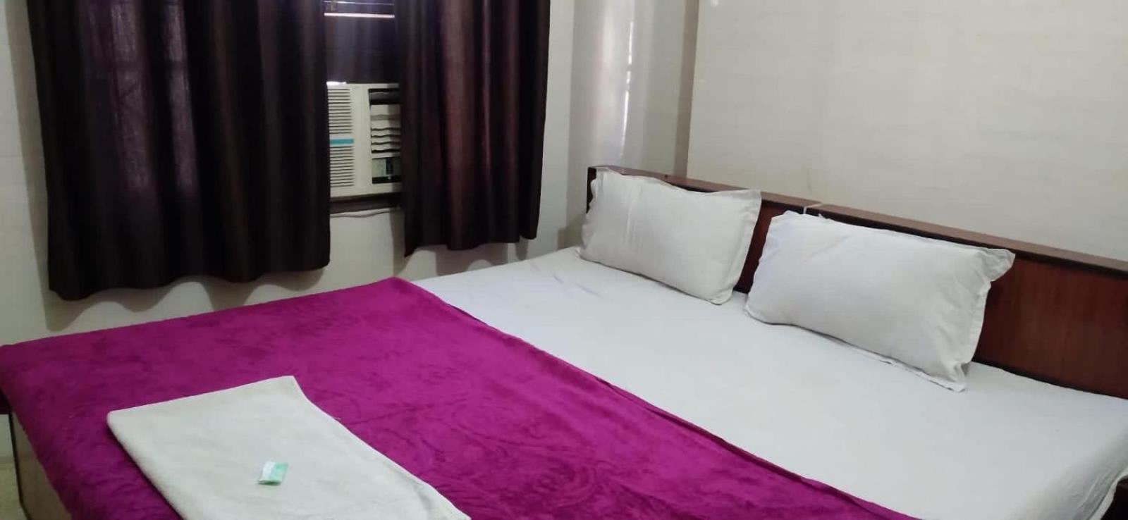 Raja Guest House -- Jalandhar Railway Station -- For Family, Couples, Travellers Екстериор снимка