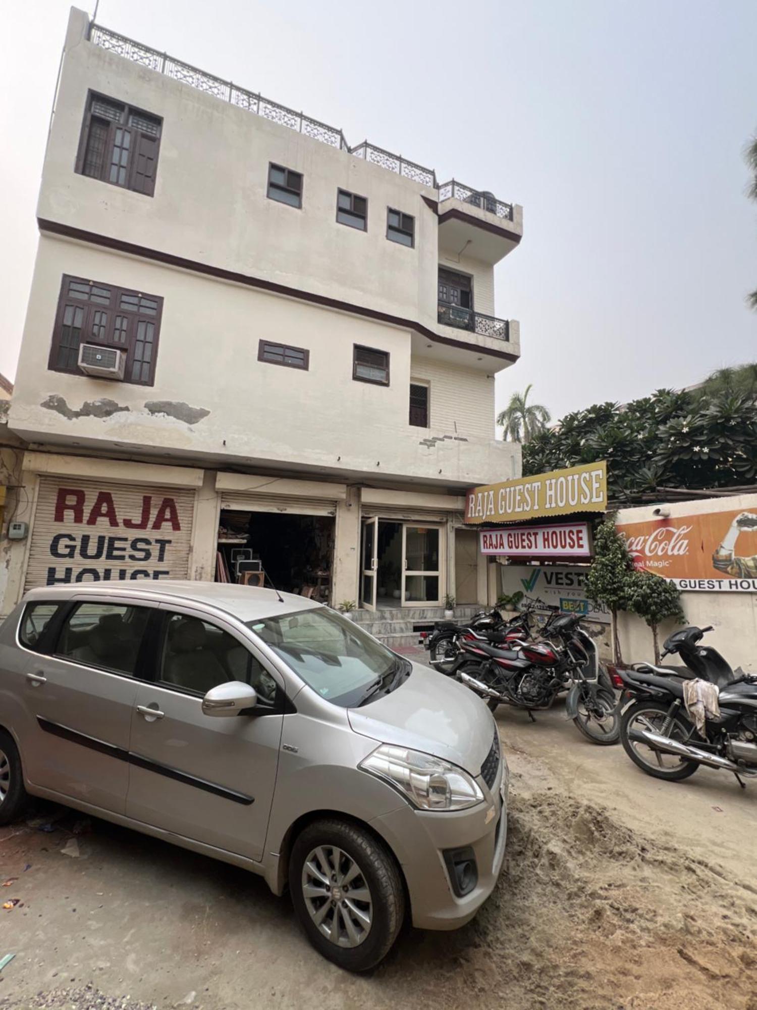 Raja Guest House -- Jalandhar Railway Station -- For Family, Couples, Travellers Екстериор снимка