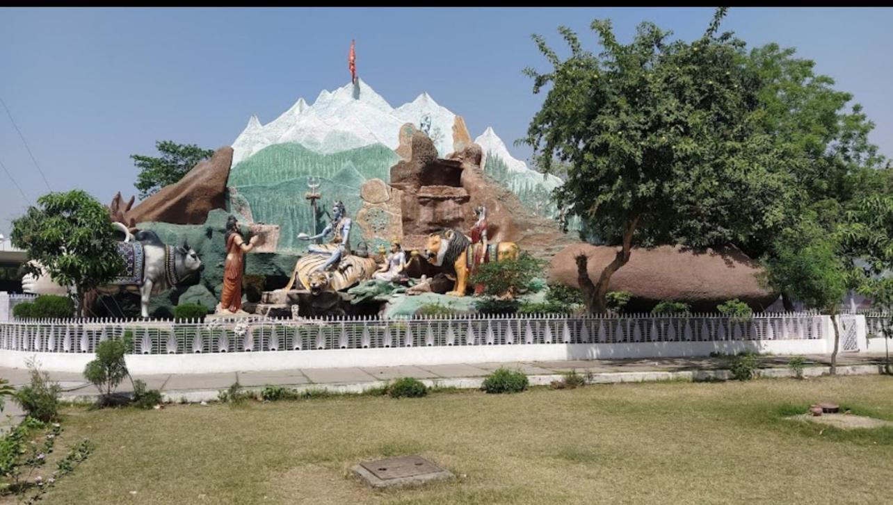 Raja Guest House -- Jalandhar Railway Station -- For Family, Couples, Travellers Екстериор снимка