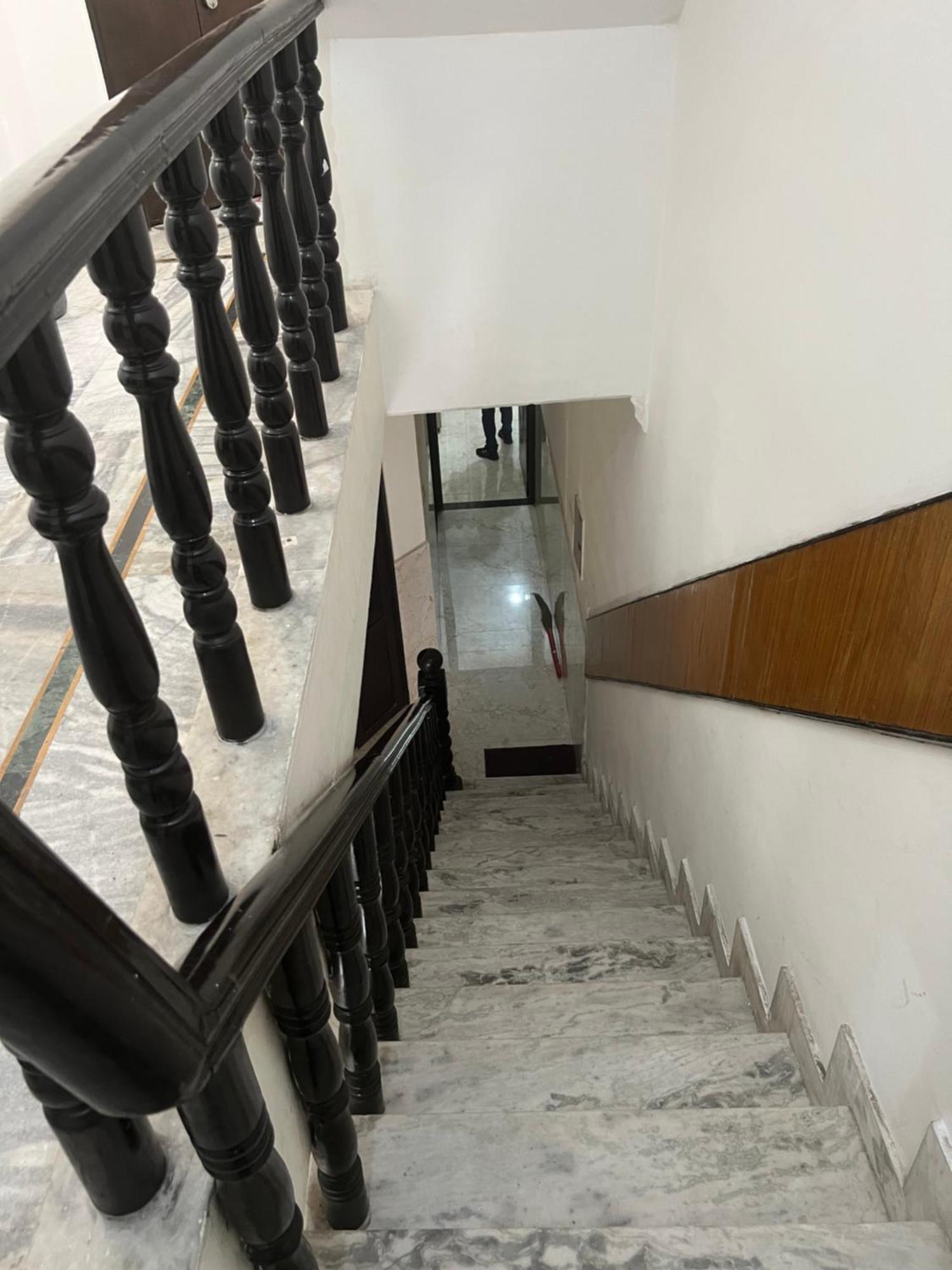 Raja Guest House -- Jalandhar Railway Station -- For Family, Couples, Travellers Екстериор снимка